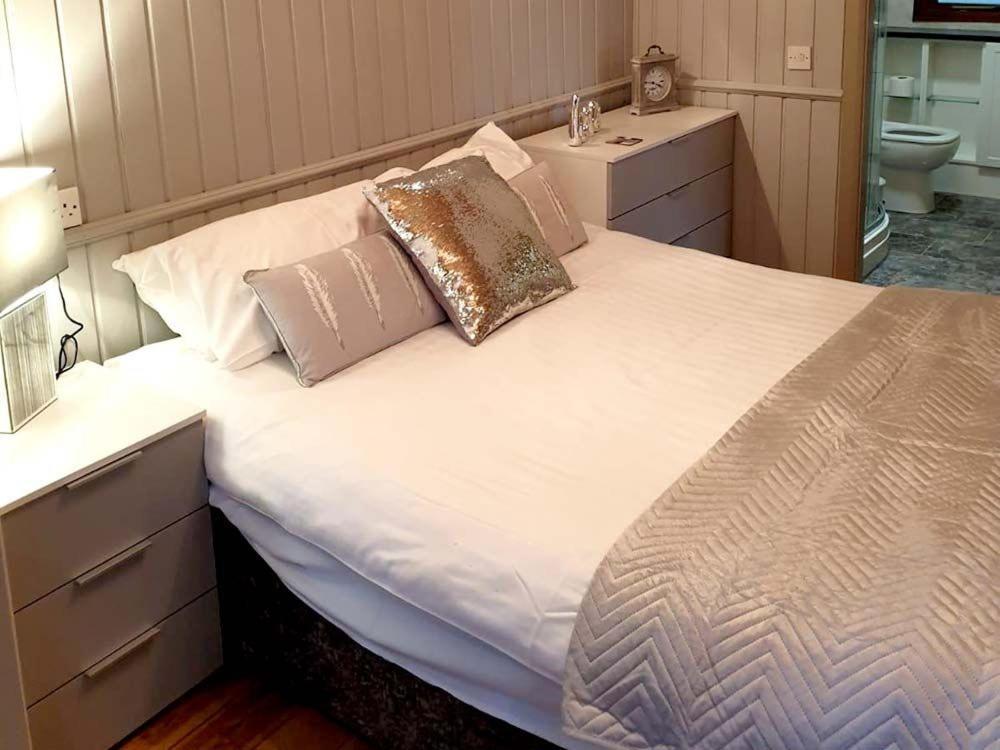 Willow 13 Hot Tub Holiday home York